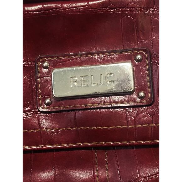 Relic Shoulder or Crossbody Faux Leather Bag Burgandy Red NWOT - Picture 2 of 9